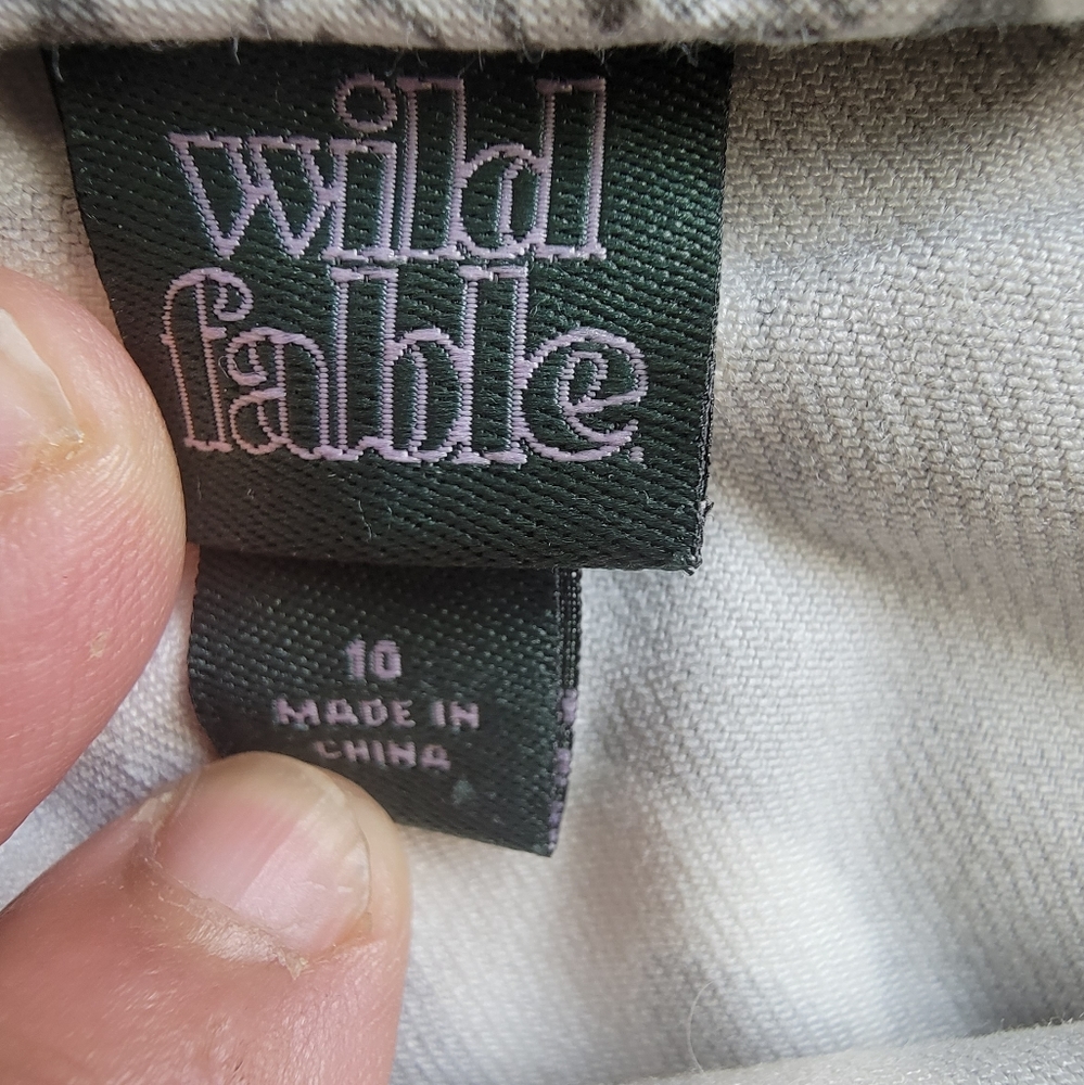 WILD FABLE Black and white  cute mini skirt women size 10 Hawaiian style. NWOT. - Picture 2 of 7